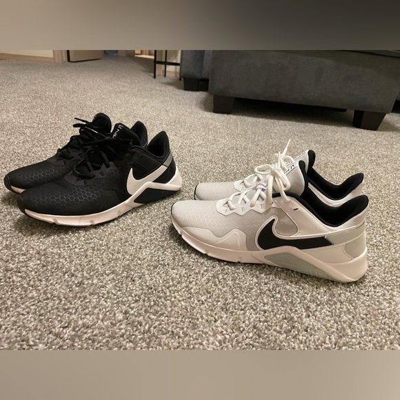 Nike Shoes 2 for 1. - Picture 2 of 3